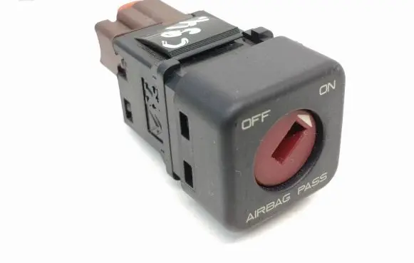 Passenger airbag on/off switch