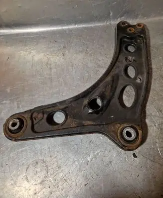 Nissan NV300 Front lower control arm/wishbone 8200588035 93859695