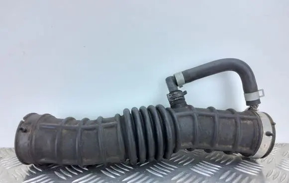 Nissan Juke I F15 Air intake hose/pipe