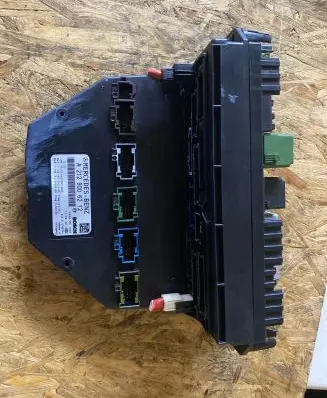 Mercedes-Benz E W212 Fuse module A2129006212 A2129025505 A2129015504