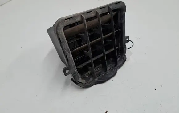 Audi A5 8T 8F Quarter panel pressure vent 8K0819181B