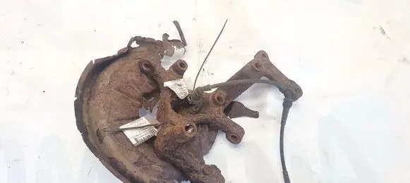 Rear wheel hub