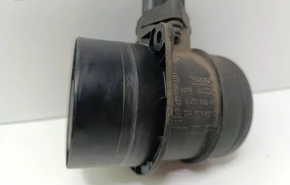 Volkswagen PASSAT B6 Mass air flow meter 0281002461 074906461B