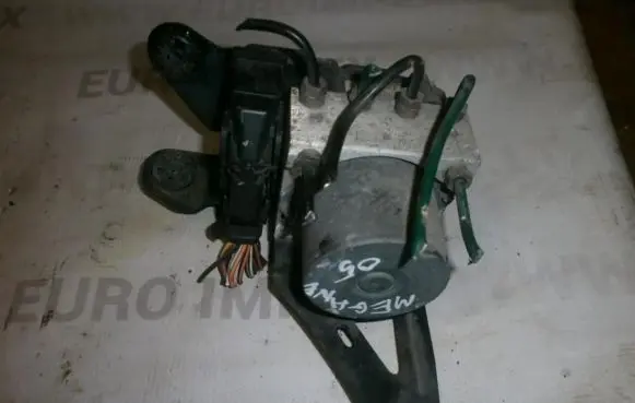 Renault Megane II ABS Pump 0265231300 8200038695