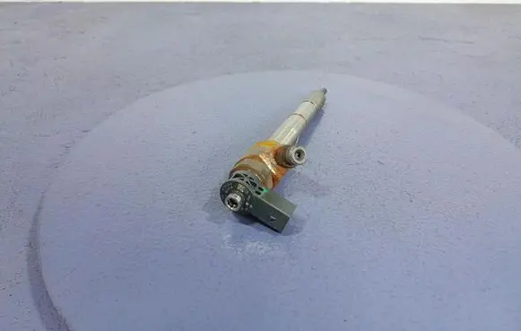 Fuel injector