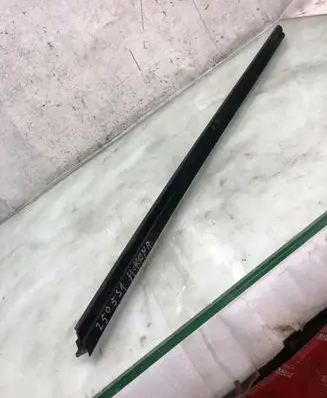 Hyundai Kona II Rubber seal front door window/glass 8494