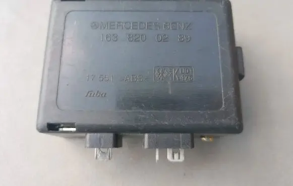 Mercedes-Benz ML W163 Antenna control unit 1638200289 17551A