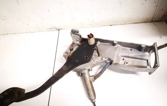 Audi A6 S6 C4 4A Clutch pedal 4A1721115B