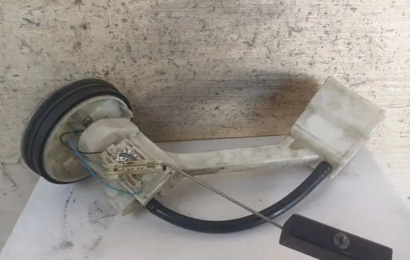 Audi A4 S4 B6 8E 8H Fuel level sensor 8E0919673B