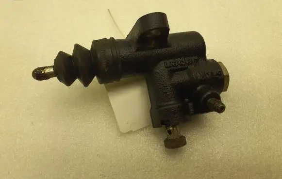 Subaru Legacy Master brake cylinder
