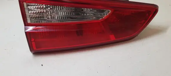 Tailgate rear/tail lights