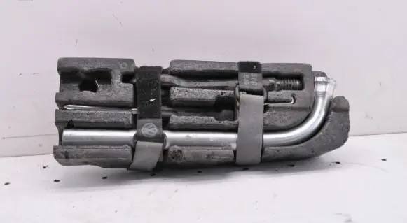 Volkswagen Caddy Tool set 2K5012113A