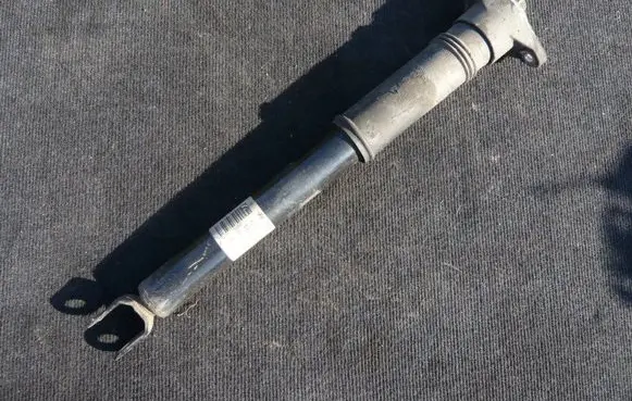 KIA Ceed Rear shock absorber/damper 553101H001