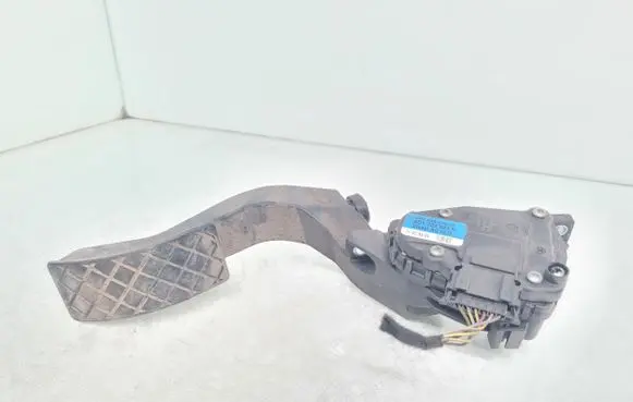 Volkswagen PASSAT B5.5 Accelerator throttle pedal 8D1723523N 6PV008376