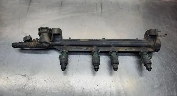 Skoda Octavia Mk1 (1U) Fuel injector supply line/pipe 06A133317