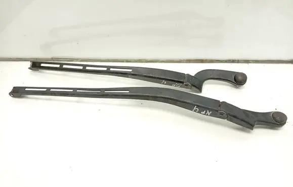 Front wiper blade arm