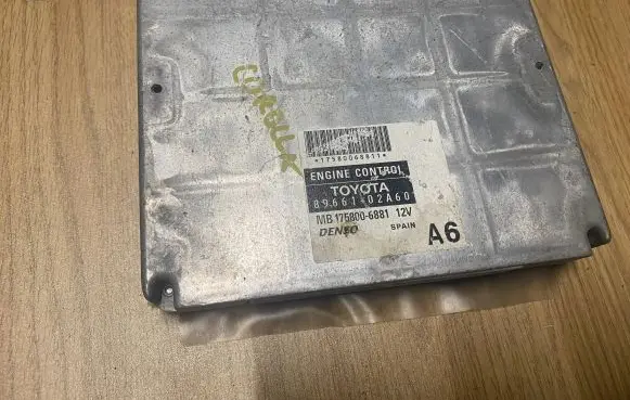 Toyota Corolla Verso E121 Engine control unit/module 8966102A60 MB1758006881