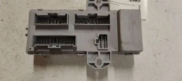 KIA Sorento Fuse module 911713E920