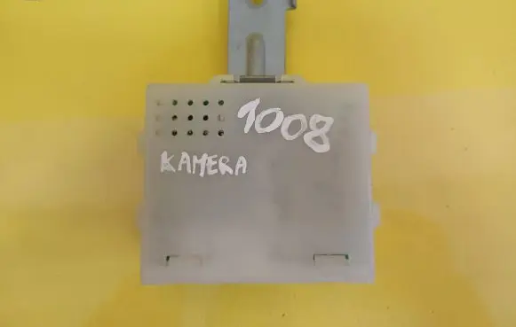 Nissan Primera Camera control unit module 28260AU100