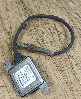 Mercedes-Benz V Class W447 Lambda probe sensor A0009058411