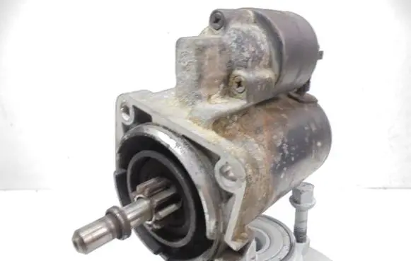 Volkswagen Golf III Starter motor 036911023M