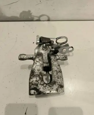 Ford Kuga I Rear brake caliper 8505a