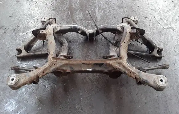 Volkswagen Touareg I Rear subframe 