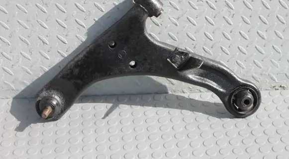 Suzuki Grand Vitara II Front lower control arm/wishbone
