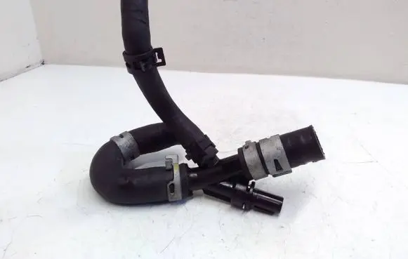 Toyota Prius (XW50) Engine coolant pipe/hose