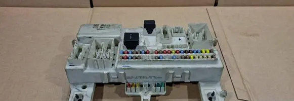 Volvo V50 Fuse module 30765015 05097725 519096606