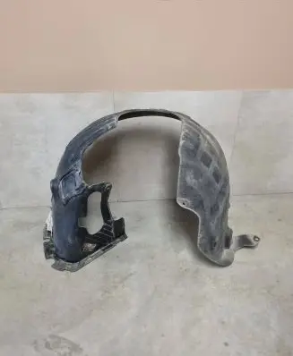 Front wheel arch liner splash guards