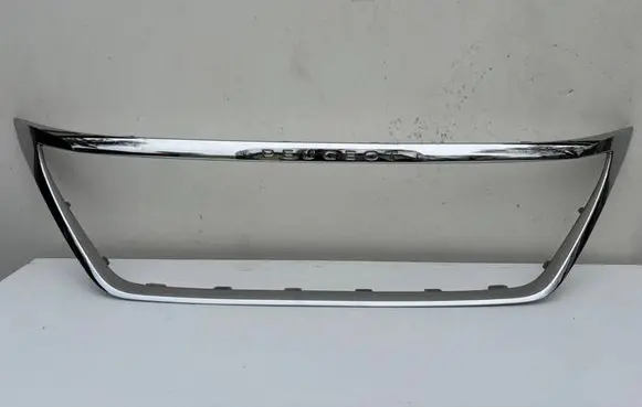 Peugeot 3008 II Front bumper upper radiator grill 9816441277