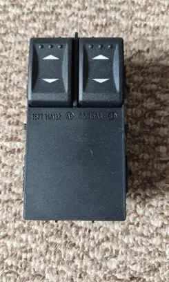 Ford Mondeo Mk III Electric window control switch 1S7T14A132AB