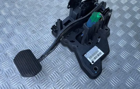 Peugeot 508 RXH Brake pedal 9808827380 0026778