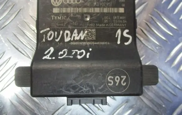 Volkswagen Touran I Comfort/convenience module 1K0907530C