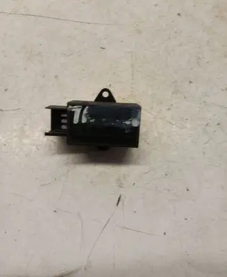 Volkswagen Touareg I Seat heating relay 7L0959772