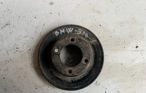 BMW 3 E30 Water pump pulley 1271424