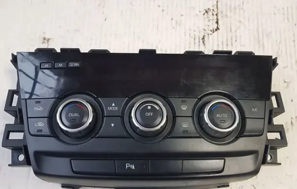 Mazda 6 Climate control unit GJH561190B