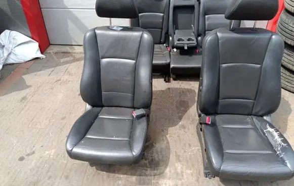 Subaru Tribeca Seat set 