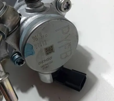 Mazda CX-3 Fuel injection high pressure pump PYFB203F0 P5PW18G00