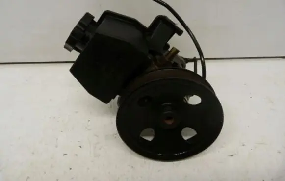 Mercedes-Benz C W203 Power steering pump A0024668401