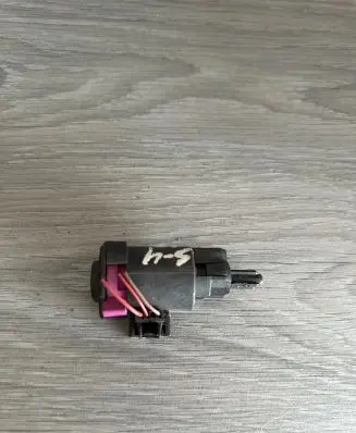 Audi A4 S4 B8 8K Brake pedal sensor switch 914689963