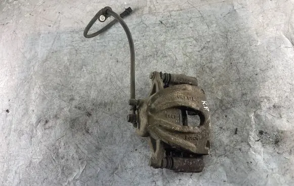 Toyota Corolla Verso E121 Front brake caliper