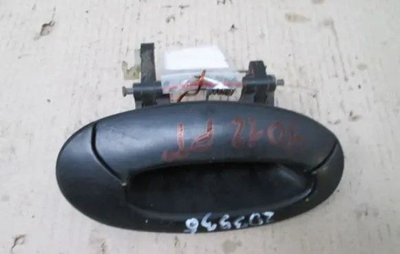 Hyundai Elantra Rear door exterior handle