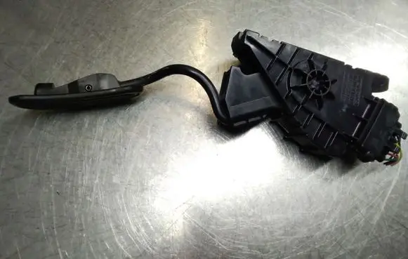 Toyota Prius (XW20) Accelerator pedal position sensor 7812047040 1988003120