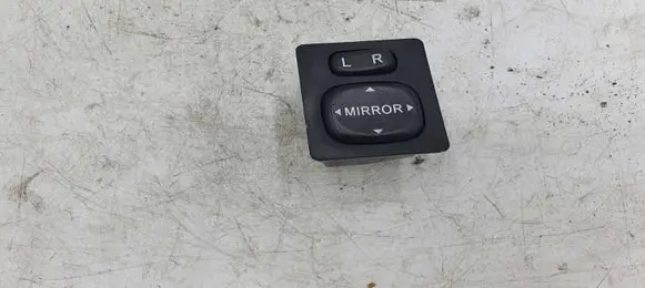 Toyota Corolla Verso AR10 Wing mirror switch 183574