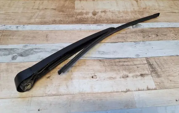 Skoda Octavia Mk2 (1Z) Rear wiper blade arm