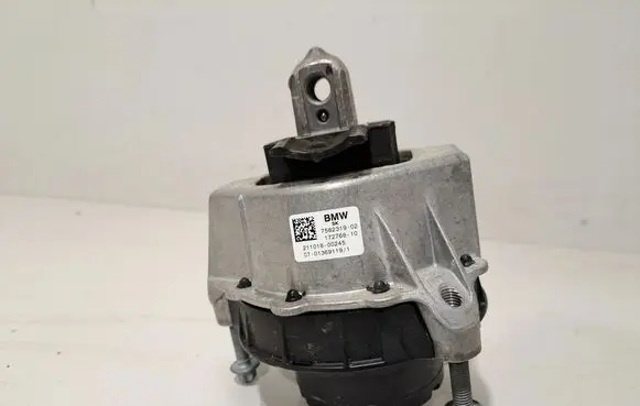BMW 4 G22 G23 G24 G26 Engine mount bracket 7582319 6860513