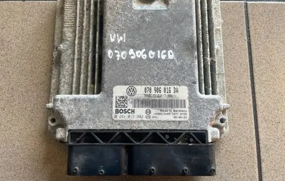 Volkswagen Touareg I Engine control unit/module ECU 070906016DA