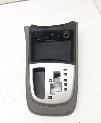 Hyundai Santa Fe Gear shifter surround trim plastic 846512B700